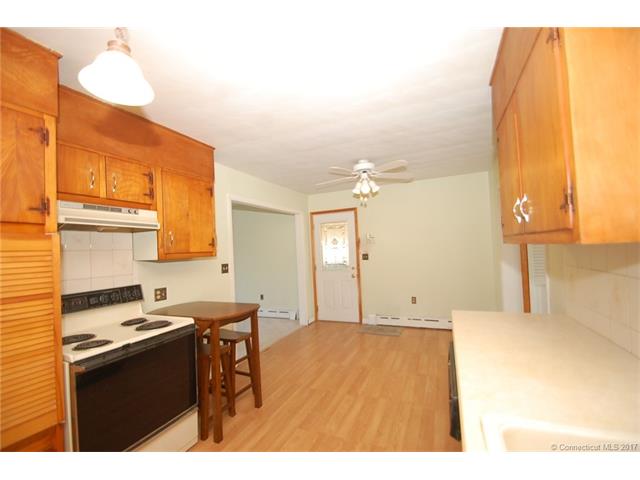 32 Bayview Cir, Wolcott, CT 06716