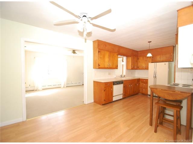 32 Bayview Cir, Wolcott, CT 06716
