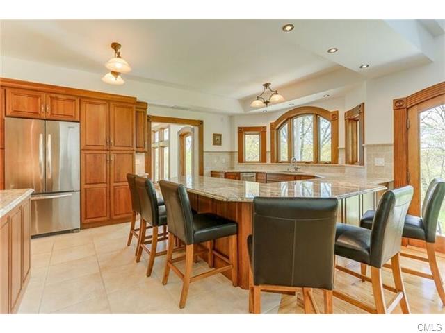 8 Bobcat Lane, Warren, CT 06754
