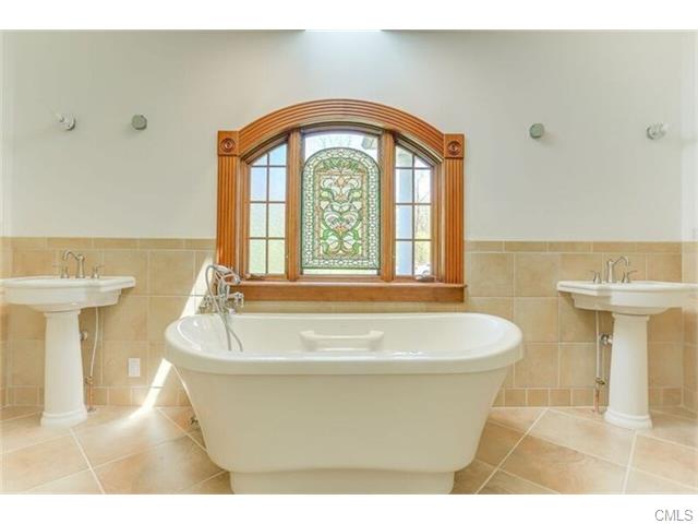8 Bobcat Lane, Warren, CT 06754