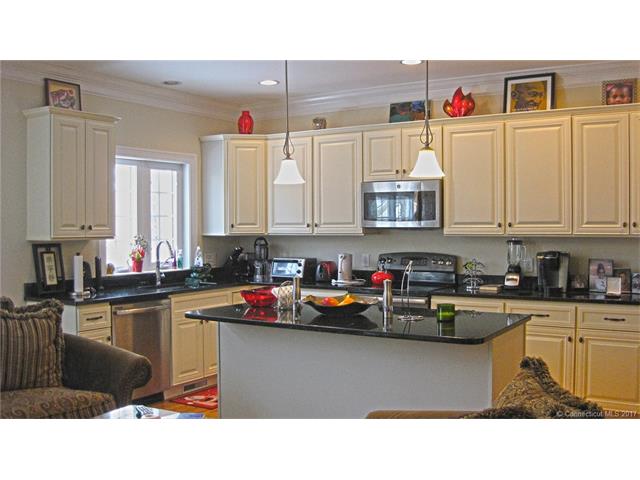 318Hunter Dr #318, Litchfield, CT 06759