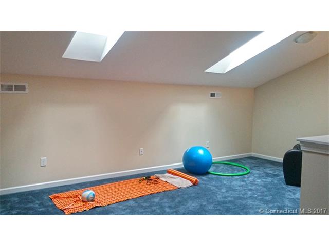 318Hunter Dr #318, Litchfield, CT 06759