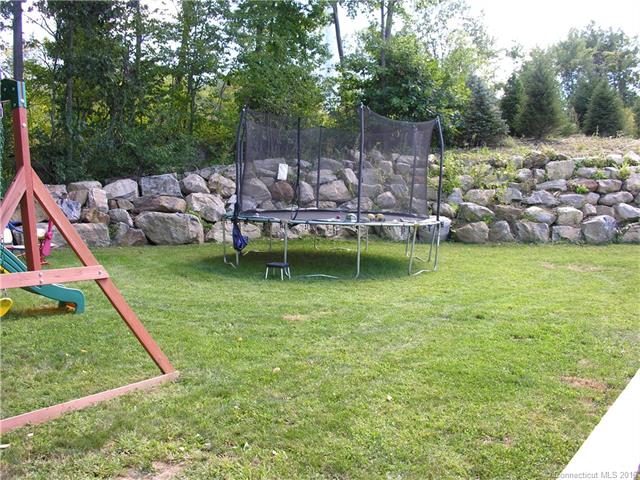 166 Shadduck Rd, Middlebury, CT 06762