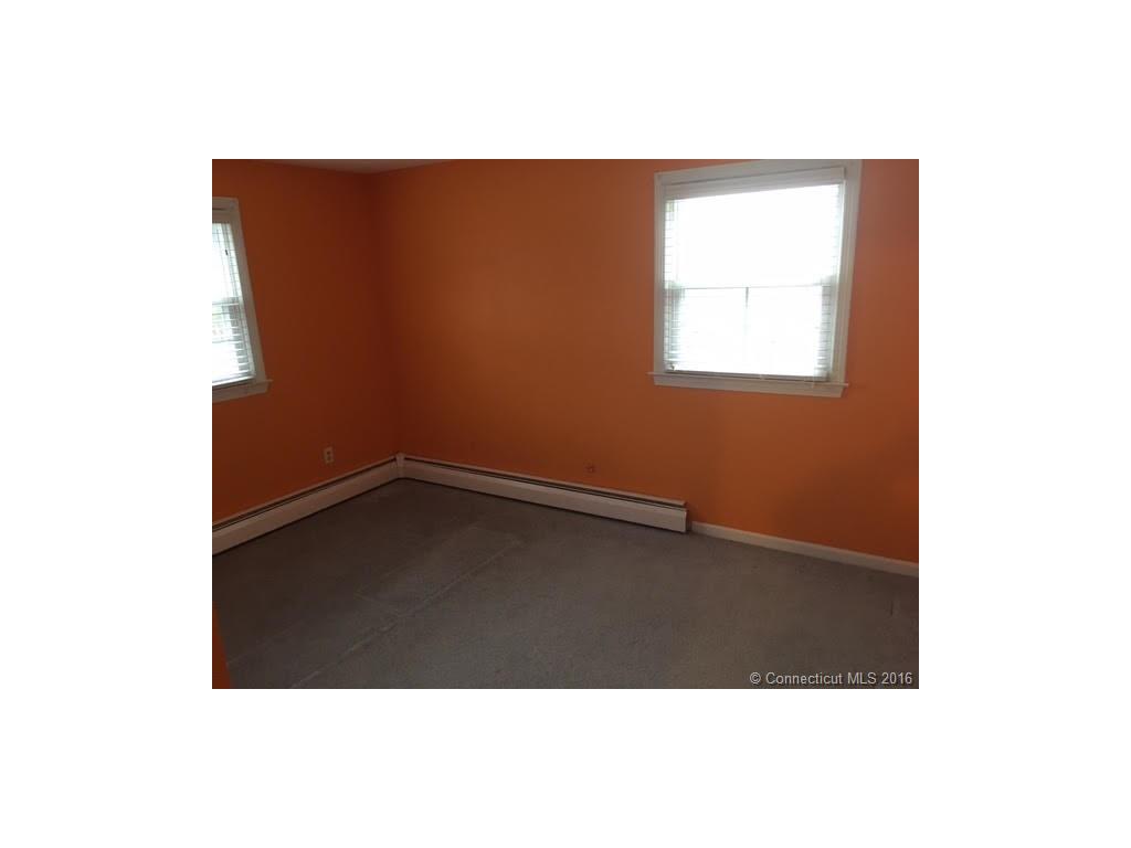 227 Wedgewood Dr, Naugatuck, CT 06770