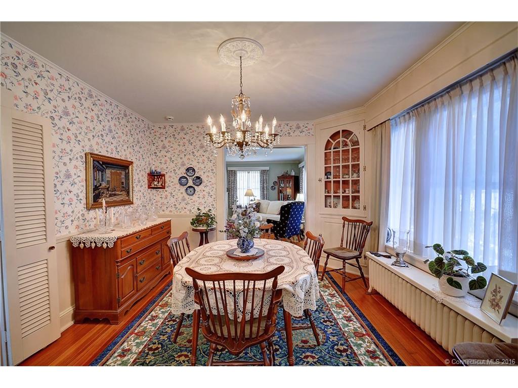 4 Rockwell Avenue, Naugatuck, CT 06770