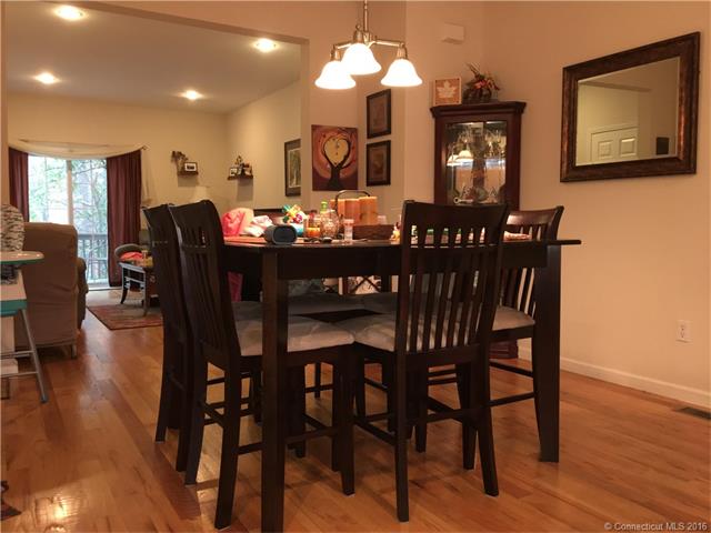 697 Beacon Valley Rd, Naugatuck, CT 06770