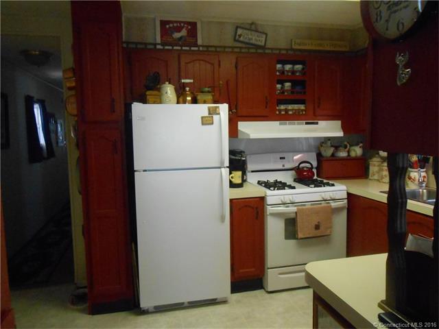 108 Clark Rd, Naugatuck, CT 06770