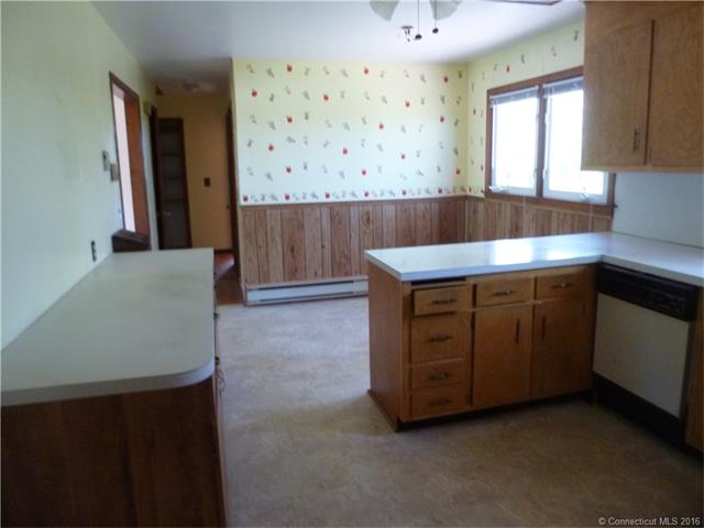 321 Donovan Rd, Naugatuck, CT 06770
