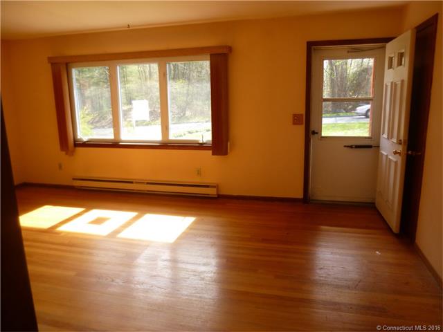 321 Donovan Rd, Naugatuck, CT 06770