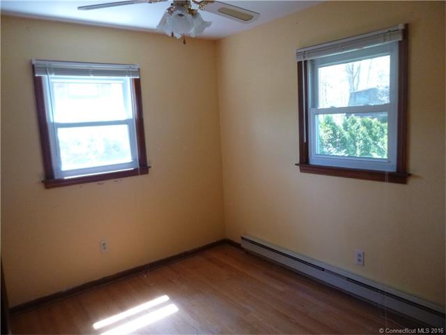 321 Donovan Rd, Naugatuck, CT 06770