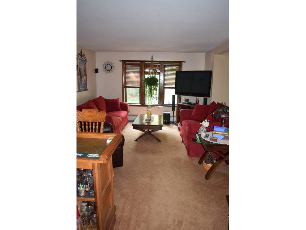 29 Country Hill Rd, Naugatuck, CT 06770