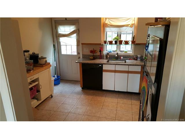 89 Alma St, Naugatuck, CT 06770