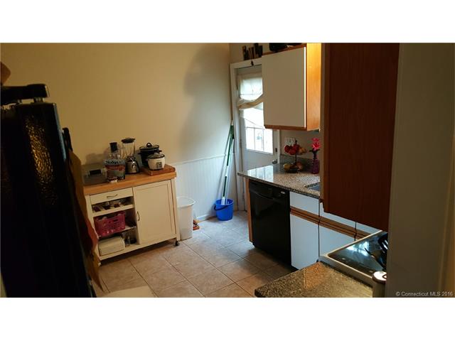 89 Alma St, Naugatuck, CT 06770
