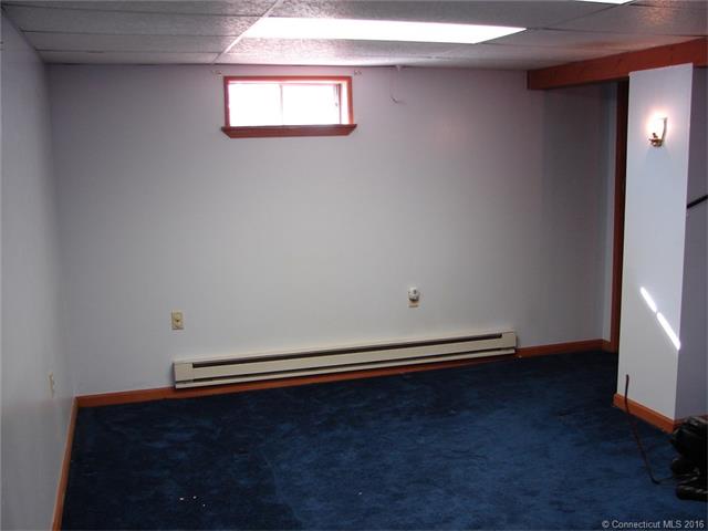 89 Alma St, Naugatuck, CT 06770