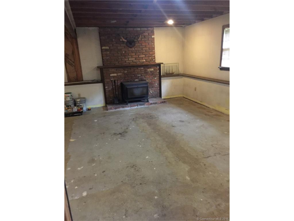 194 Maple Hill Road, Naugatuck, CT 06770