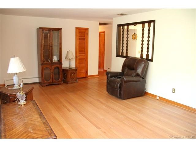 989New Haven Rd, Naugatuck, CT 06770