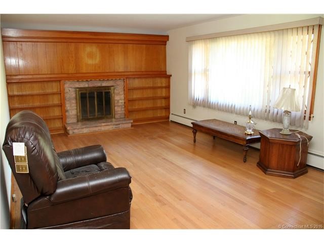 989New Haven Rd, Naugatuck, CT 06770