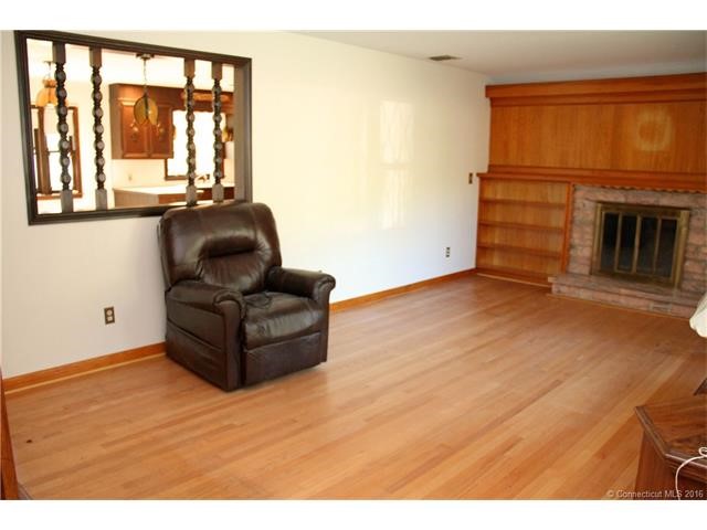 989New Haven Rd, Naugatuck, CT 06770
