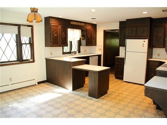 989New Haven Rd, Naugatuck, CT 06770