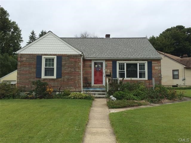 2 Pleasant Avenue, Naugatuck, CT 06770