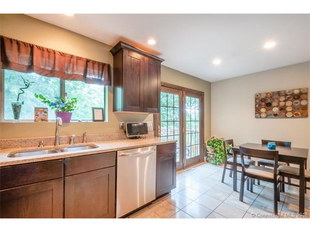 14 Vincent Pl, Naugatuck, CT 06770