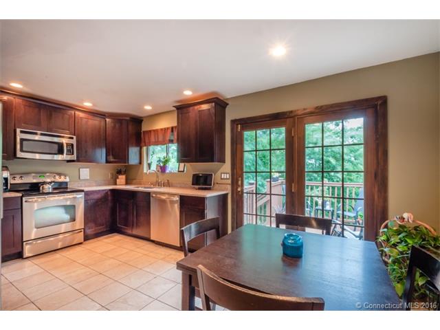 14 Vincent Pl, Naugatuck, CT 06770