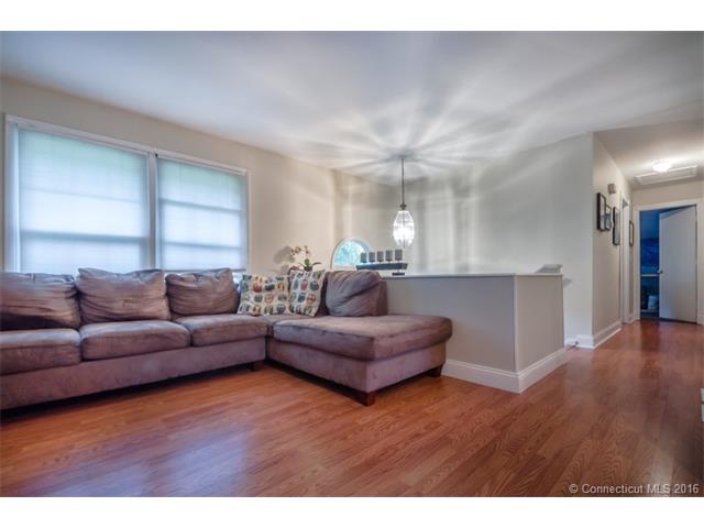 14 Vincent Pl, Naugatuck, CT 06770