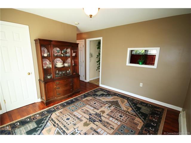 61Fern St, Naugatuck, CT 06770