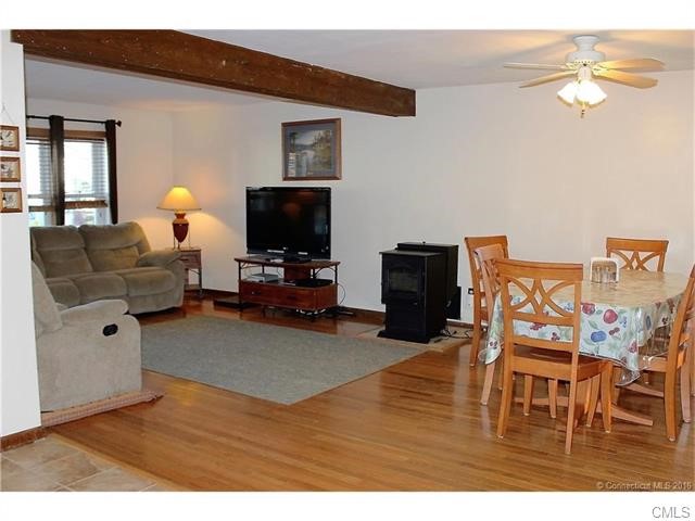 25 Cardinal Lane, Naugatuck, CT 06770