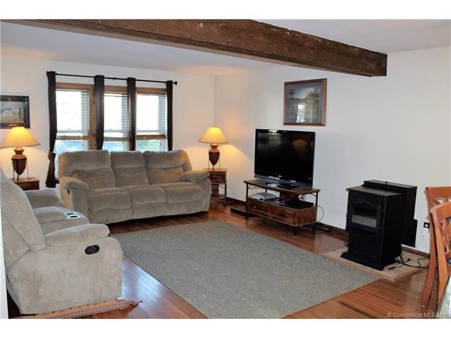 25Cardinal Ln, Naugatuck, CT 06770