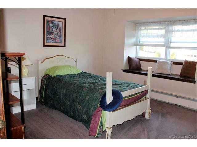 25Cardinal Ln, Naugatuck, CT 06770