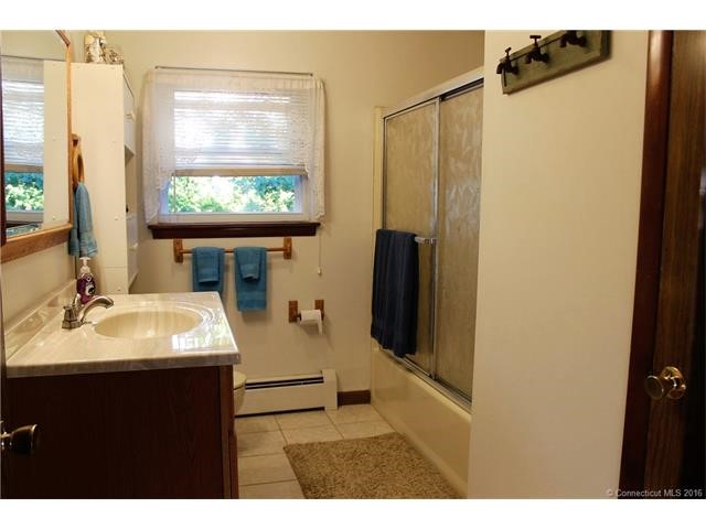 25Cardinal Ln, Naugatuck, CT 06770
