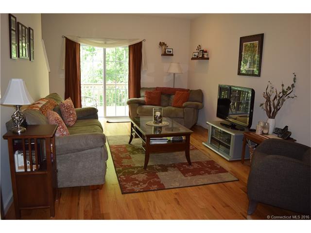 697 Beacon Valley Rd, Naugatuck, CT 06770
