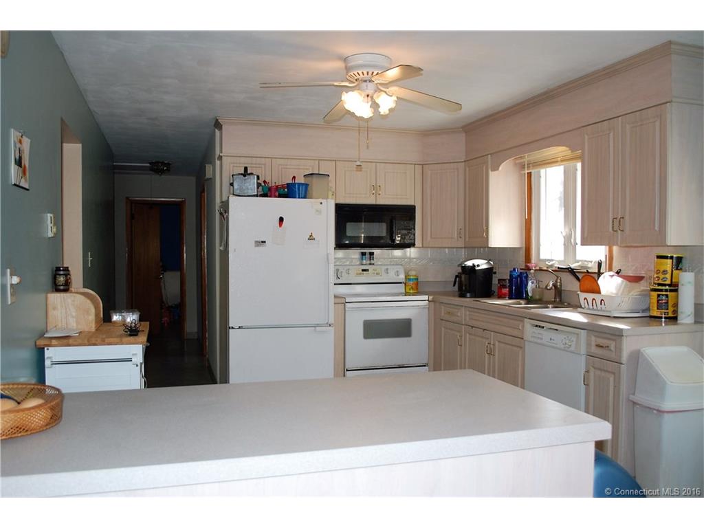 24 Debbie Lane, Naugatuck, CT 06770
