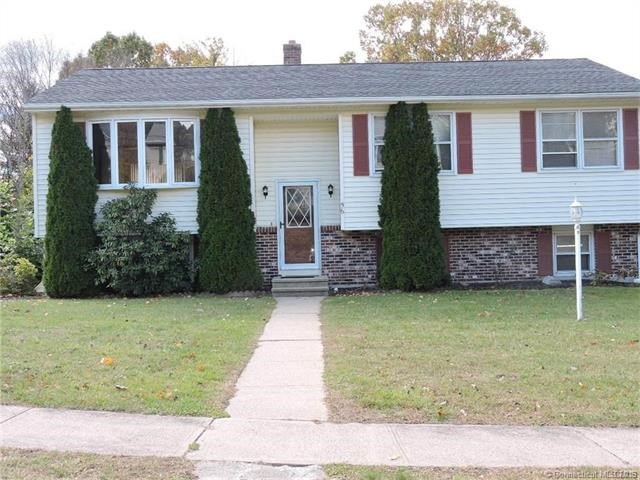 56 Applewood Lane, Naugatuck, CT 06770