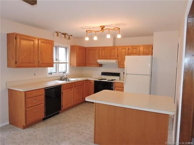 56 Applewood Lane, Naugatuck, CT 06770