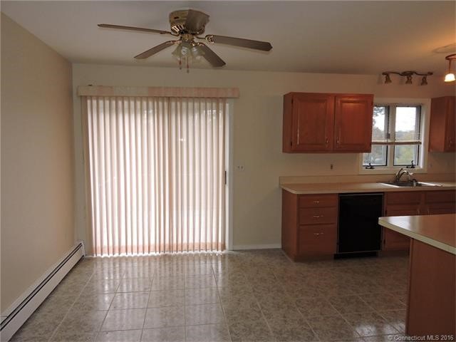 56Applewood Ln, Naugatuck, CT 06770