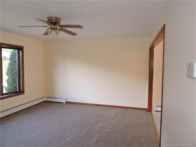 56Applewood Ln, Naugatuck, CT 06770