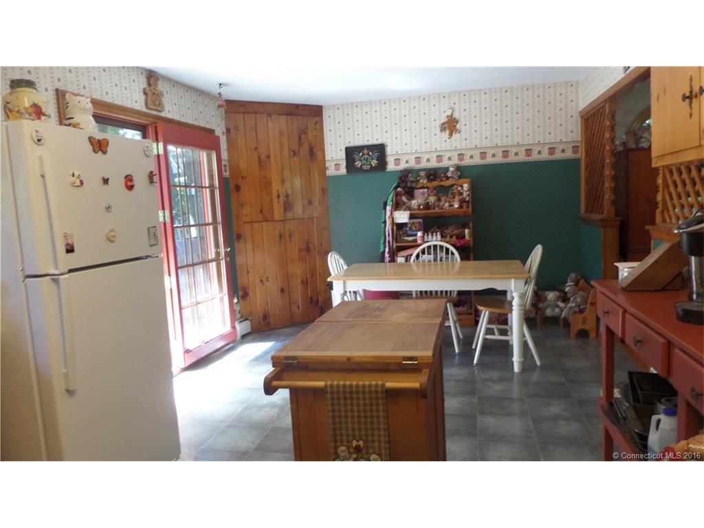 196 Inwood Drive, Naugatuck, CT 06770