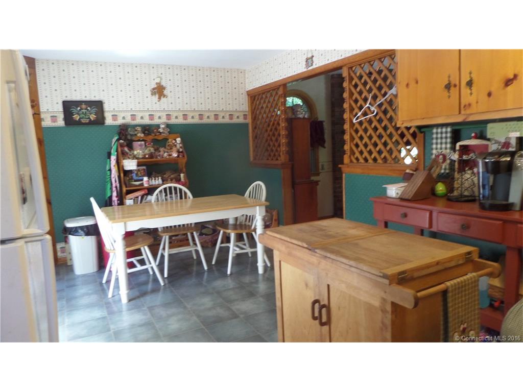 196 Inwood Drive, Naugatuck, CT 06770