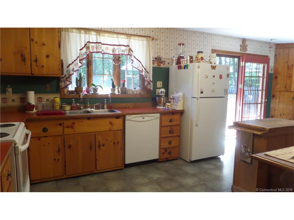 196 Inwood Drive, Naugatuck, CT 06770