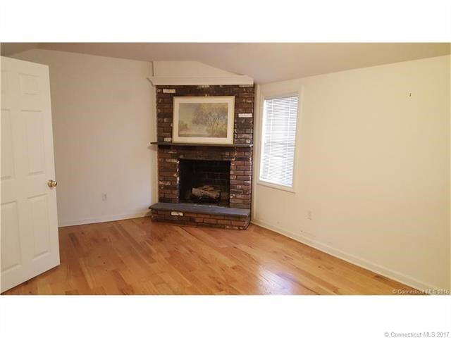 15Victoria Ln, Naugatuck, CT 06770