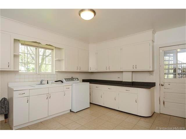 55 Hoadley St, Naugatuck, CT 06770