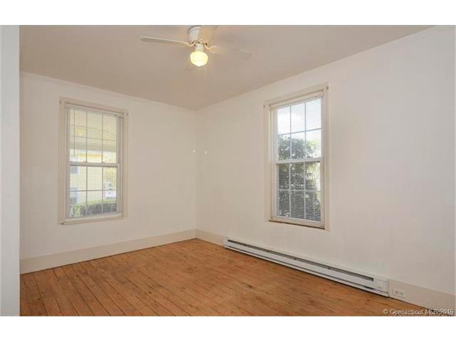 55 Hoadley St, Naugatuck, CT 06770
