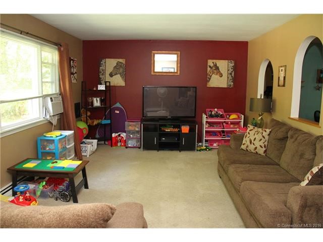 19Candee Rd, Naugatuck, CT 06770