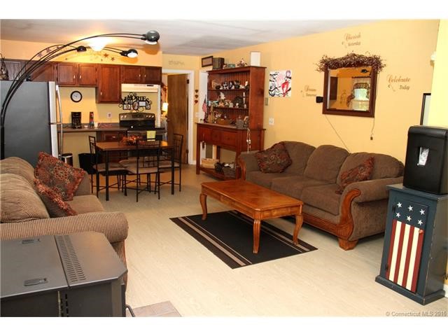 19Candee Rd, Naugatuck, CT 06770