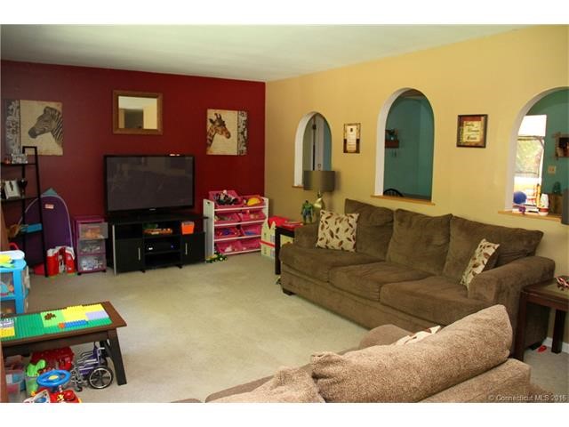 19Candee Rd, Naugatuck, CT 06770