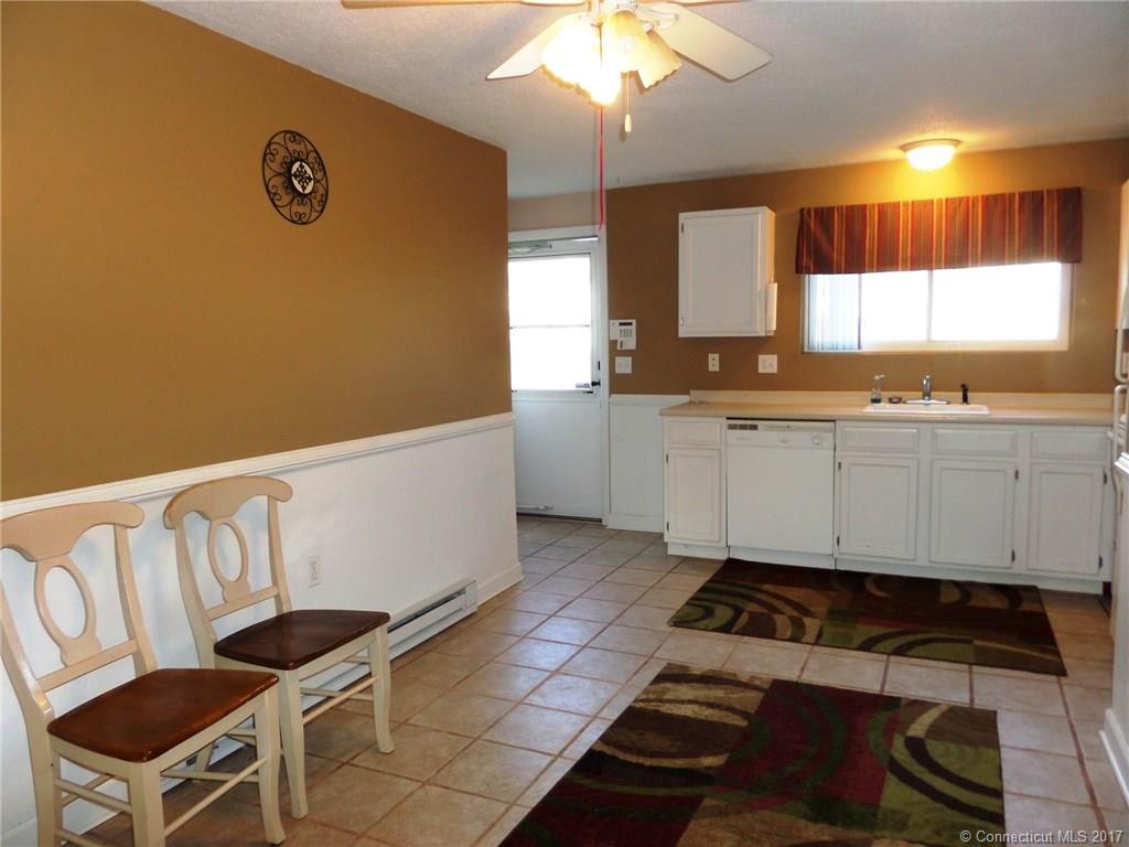 1081 New Haven Rd #7G, Naugatuck, CT 06770