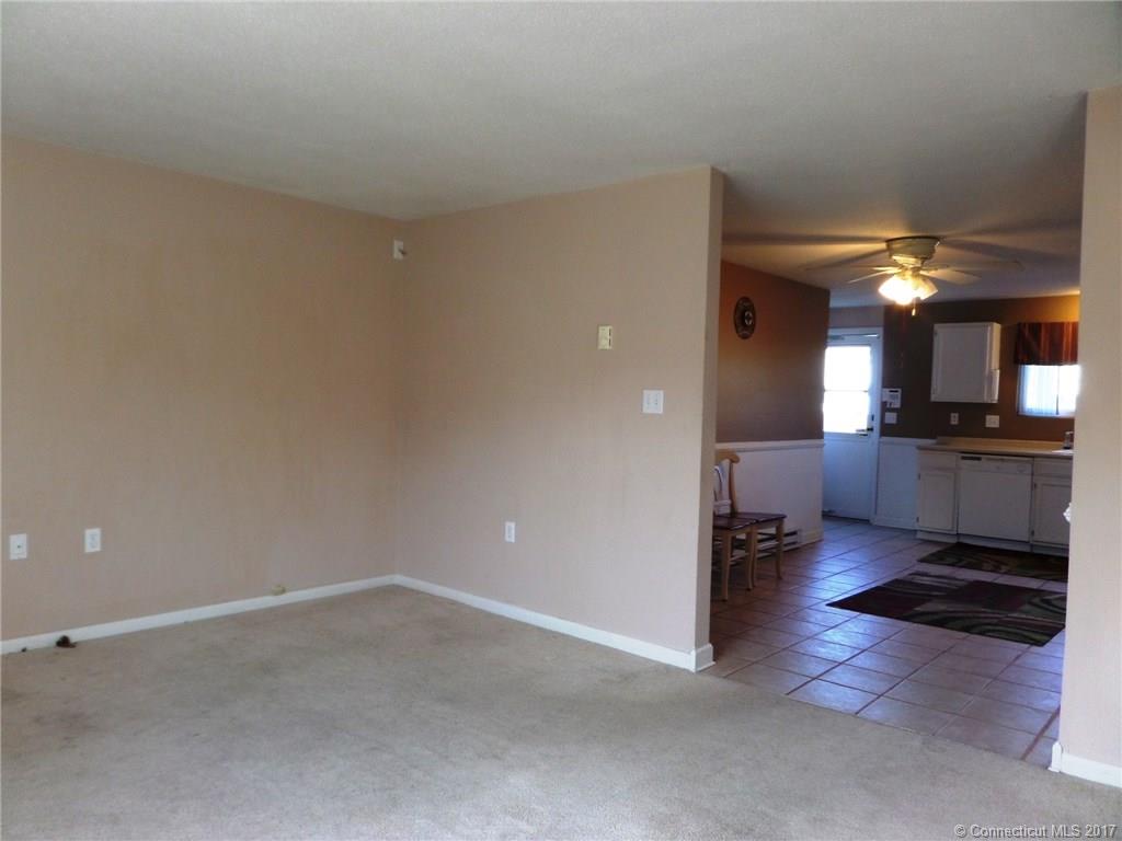 1081 New Haven Rd #7G, Naugatuck, CT 06770