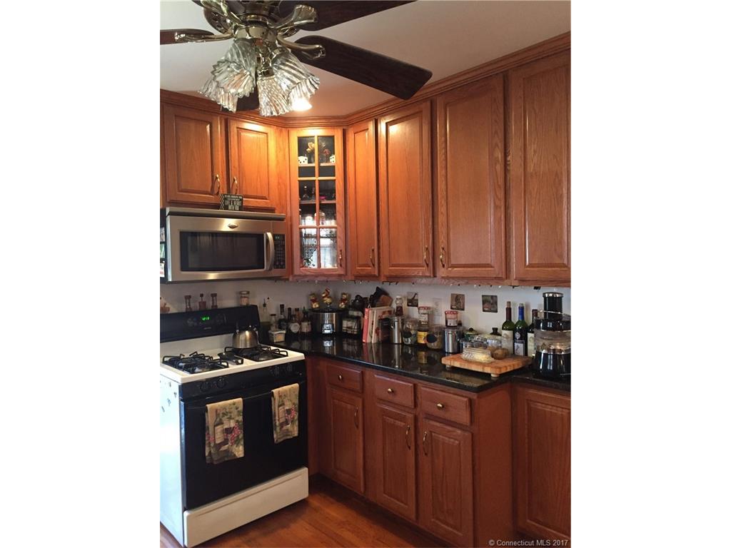 92 Greenwood St, Naugatuck, CT 06770